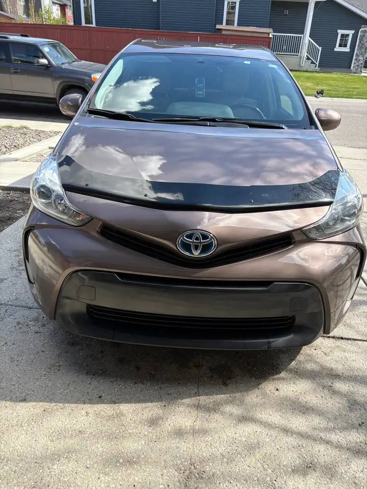 2017 Toyota Prius v