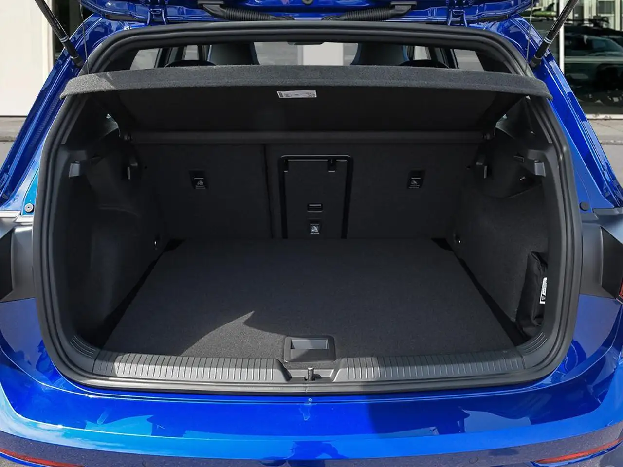 Volkswagen Golf R снимка Volkswagen Golf R