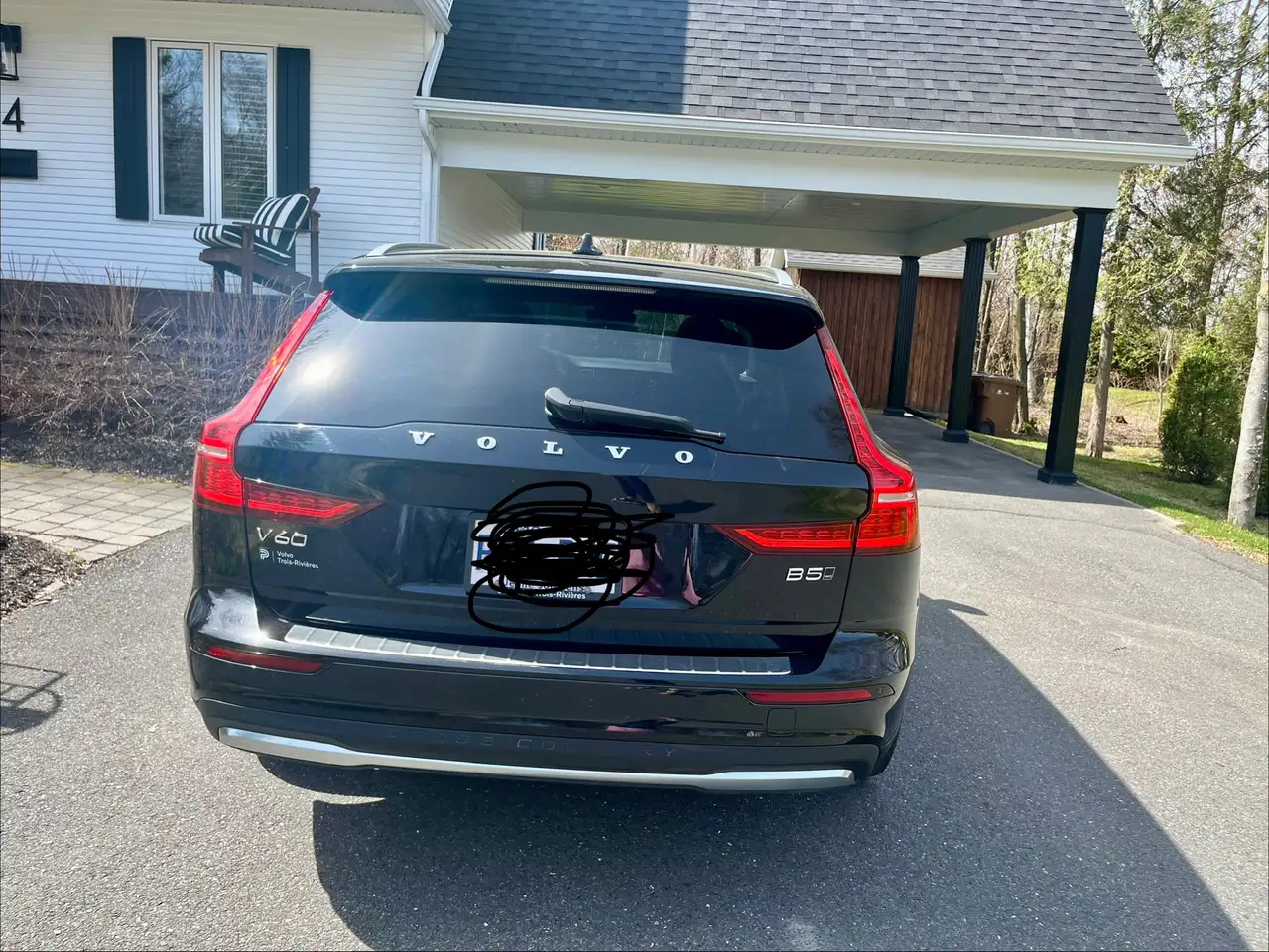 Volvo V60 Cross Country снимка Volvo V60 Cross Country