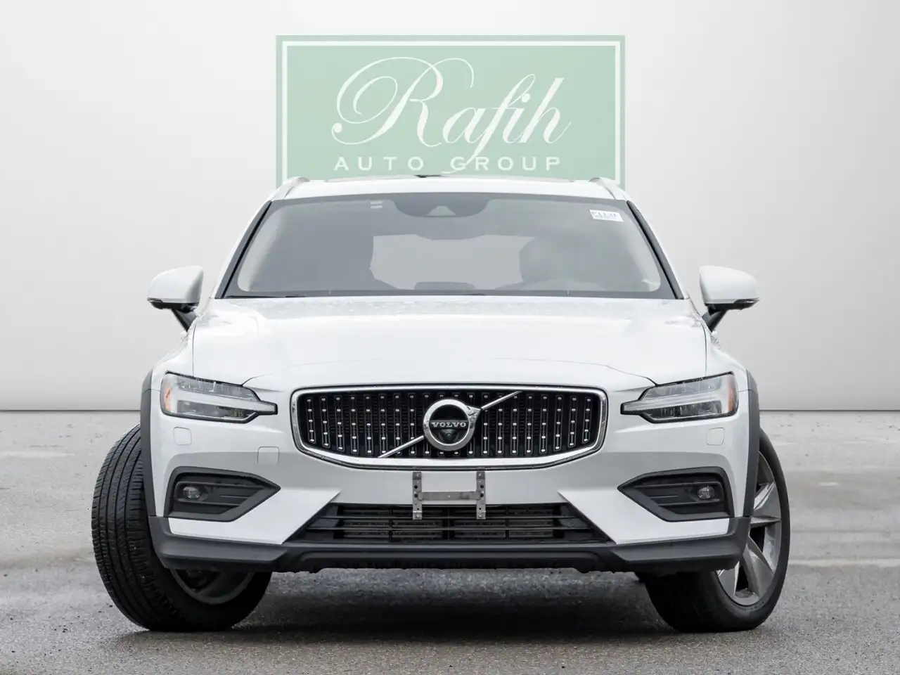Volvo V60 Cross Country снимка Volvo V60 Cross Country