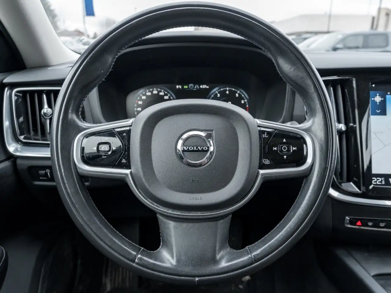 Volvo V60 Cross Country снимка Volvo V60 Cross Country