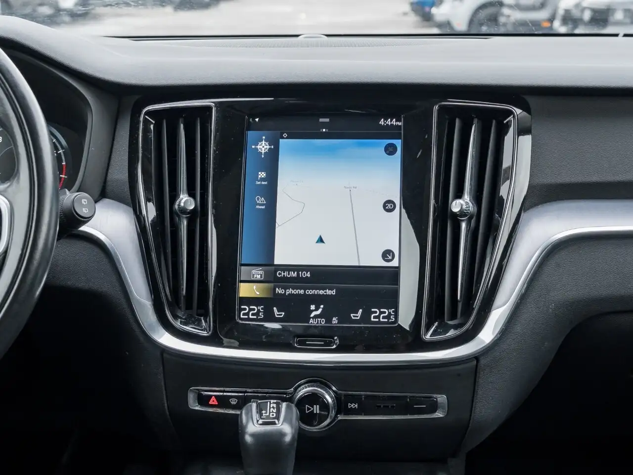 Volvo V60 Cross Country снимка Volvo V60 Cross Country