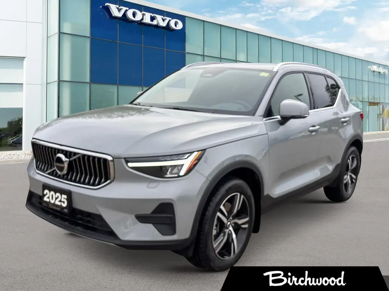2025 Volvo XC40