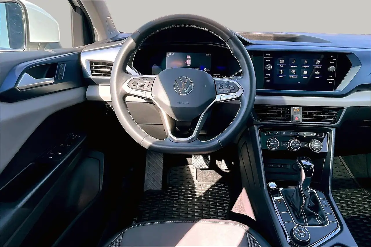 Volkswagen Taos снимка Volkswagen Taos