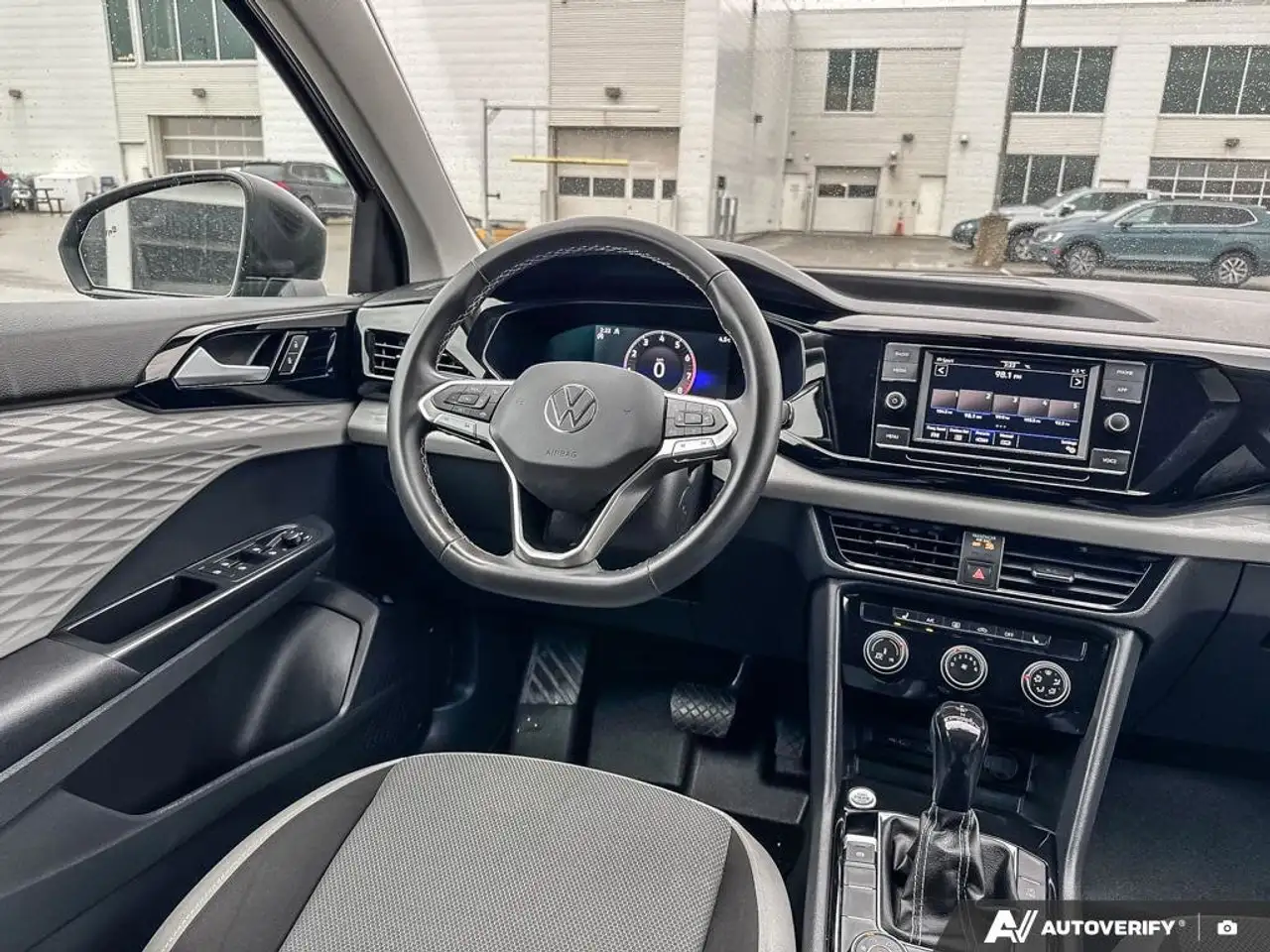 Volkswagen Taos снимка Volkswagen Taos