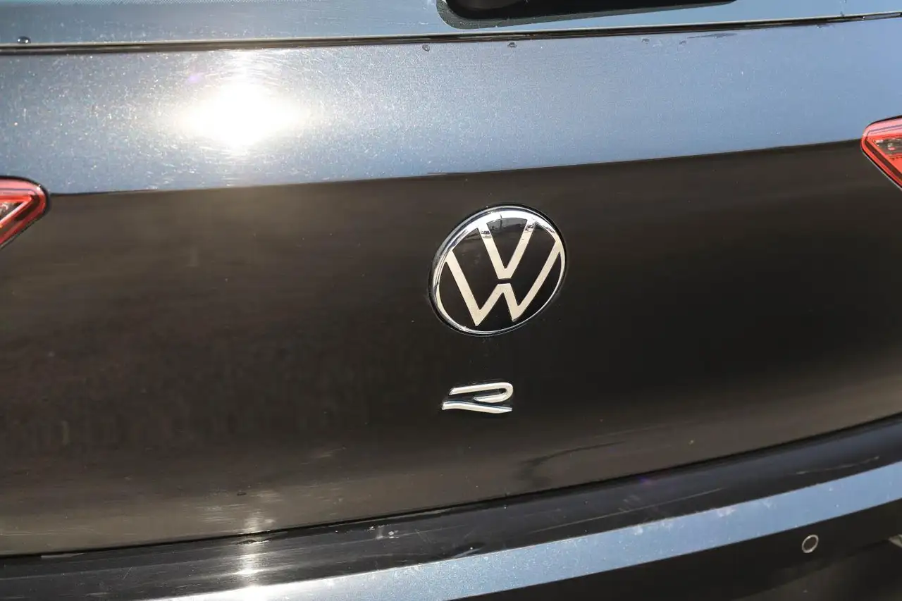 Volkswagen Golf R снимка Volkswagen Golf R