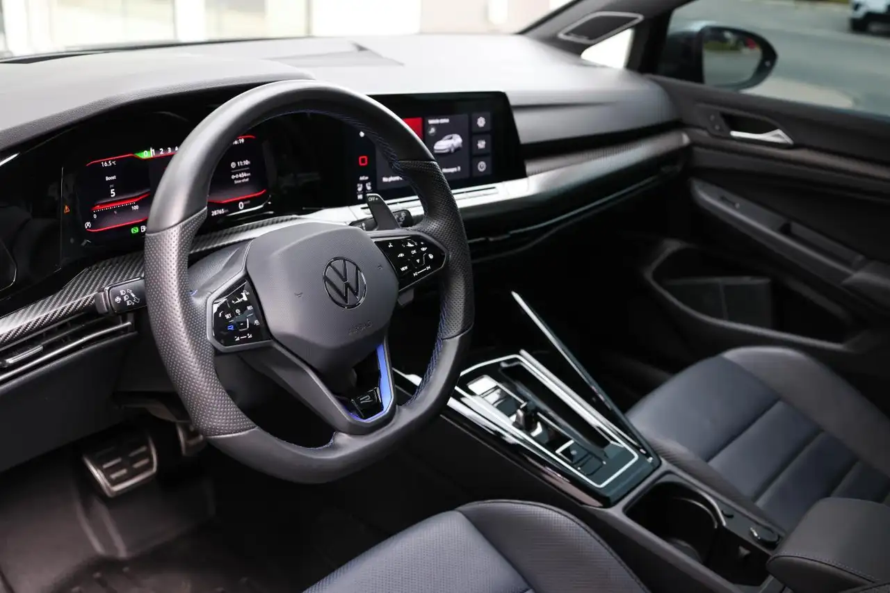 Volkswagen Golf R снимка Volkswagen Golf R