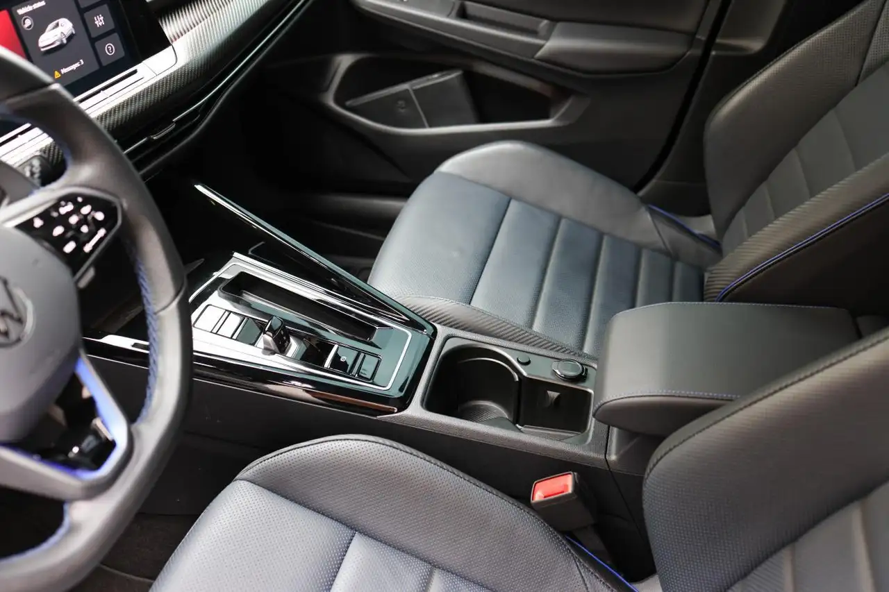 Volkswagen Golf R снимка Volkswagen Golf R