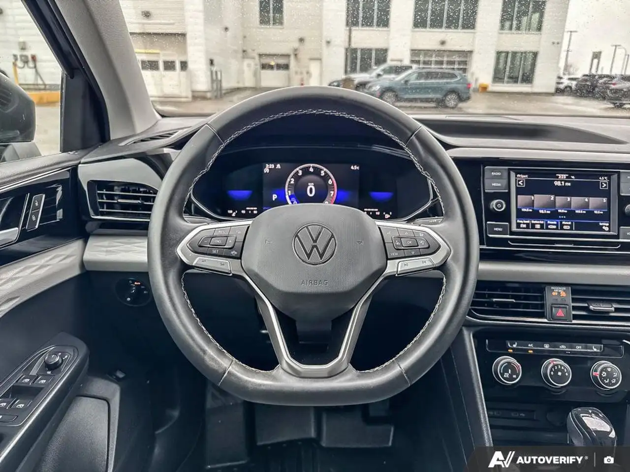 Volkswagen Taos снимка Volkswagen Taos