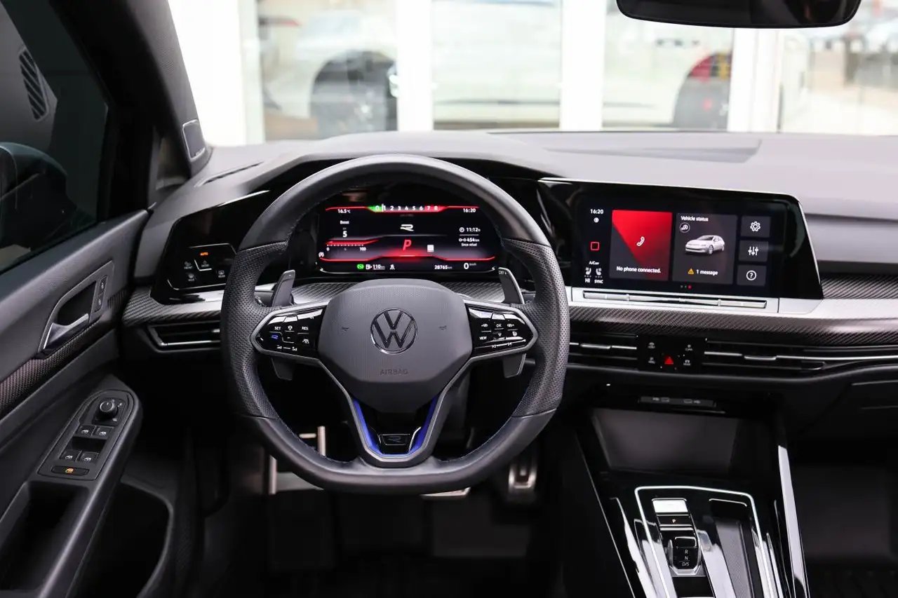 Volkswagen Golf R снимка Volkswagen Golf R