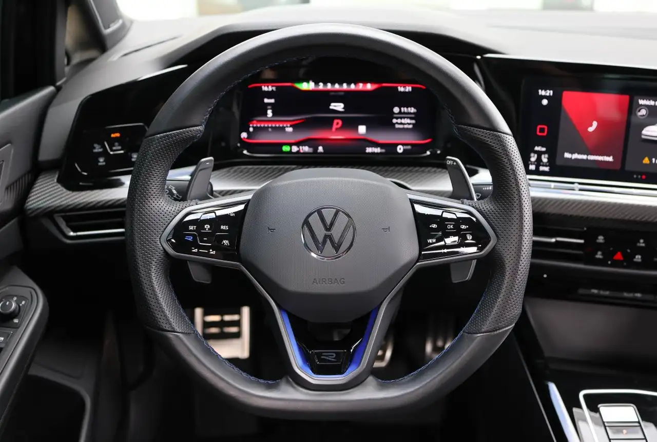 Volkswagen Golf R снимка Volkswagen Golf R