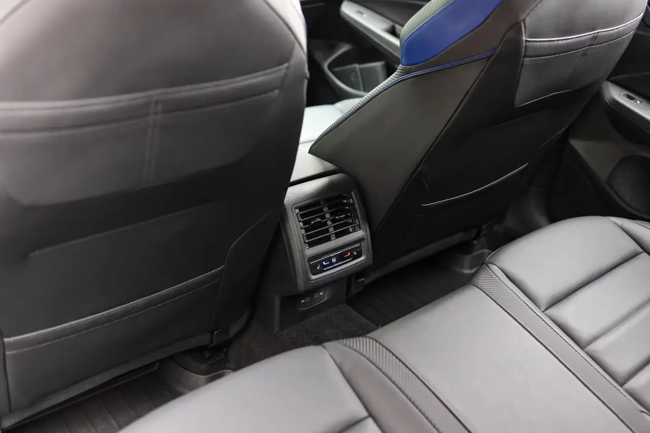 Volkswagen Golf R снимка Volkswagen Golf R