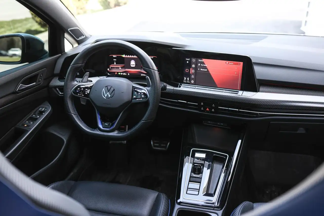 Volkswagen Golf R снимка Volkswagen Golf R