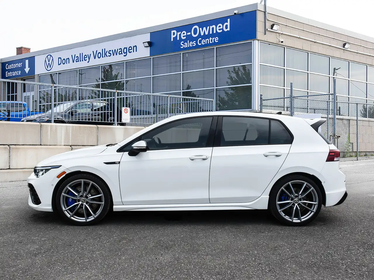 Volkswagen Golf R photo Volkswagen Golf R