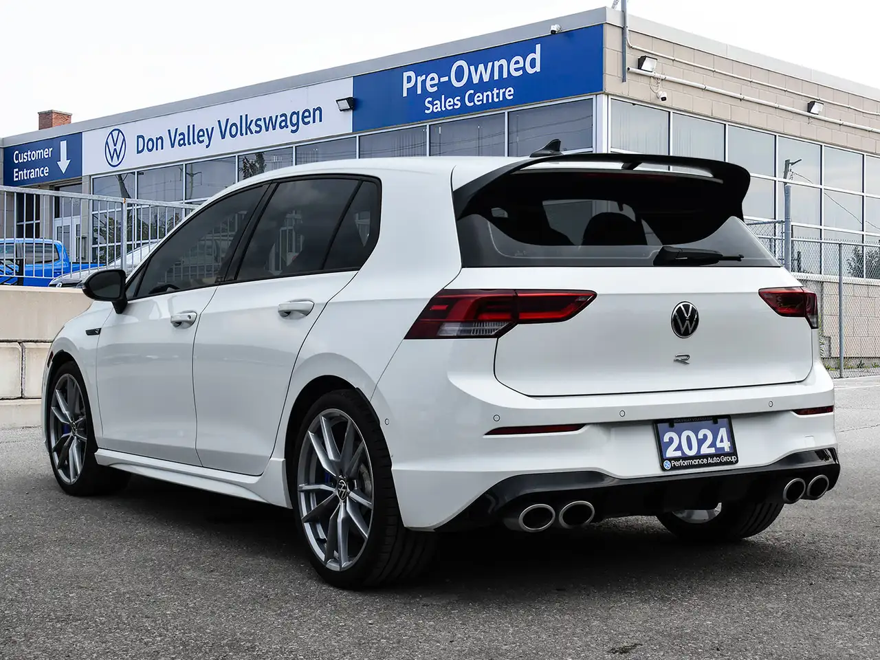 Volkswagen Golf R photo Volkswagen Golf R