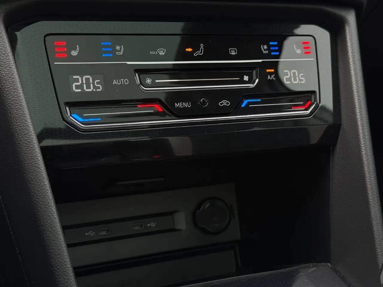 Volkswagen Taos снимка Volkswagen Taos