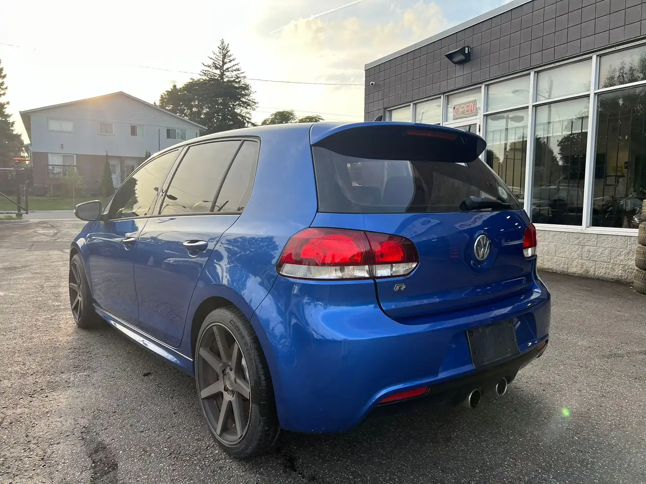 Volkswagen Golf R photo Volkswagen Golf R