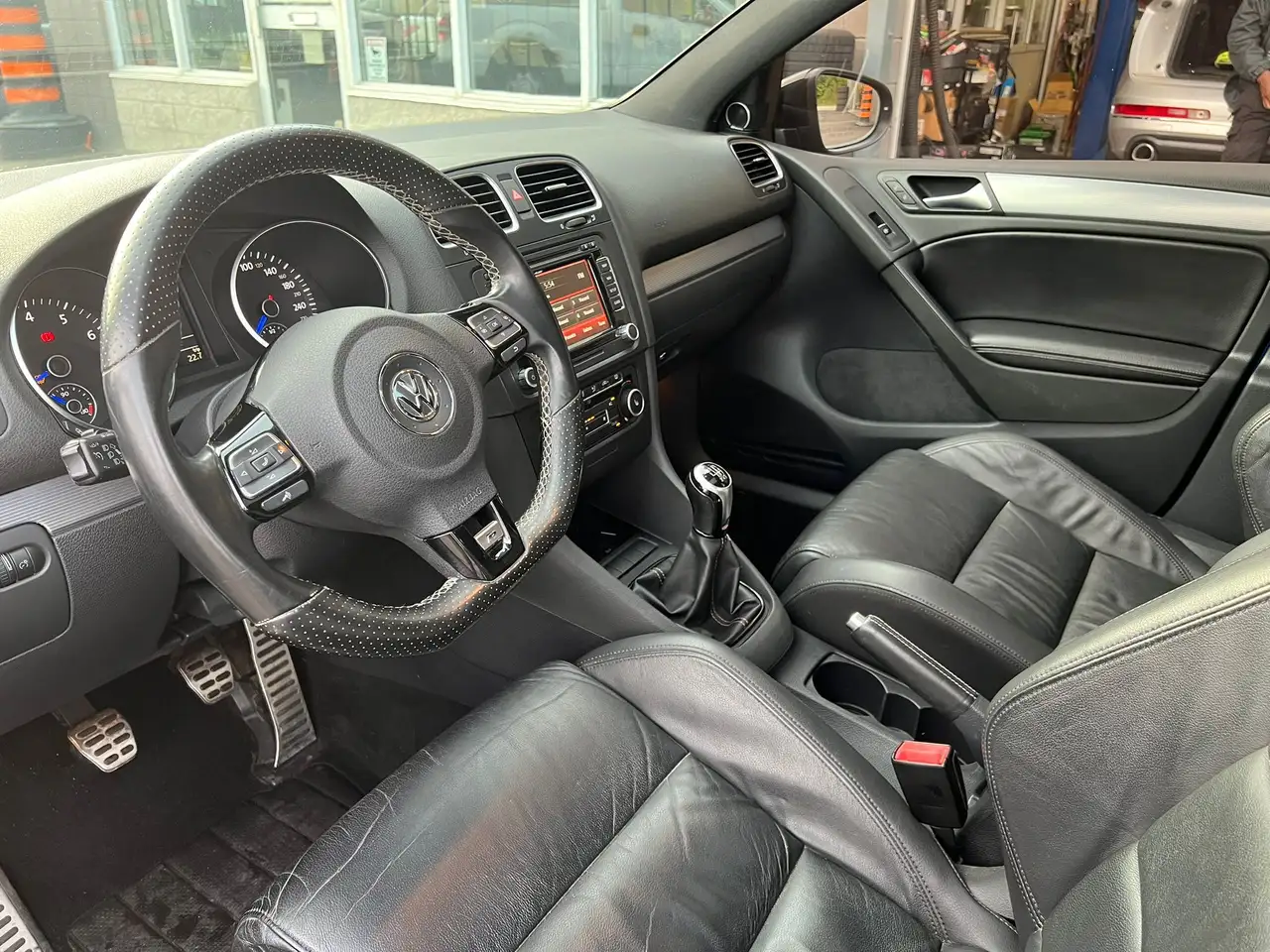 Volkswagen Golf R photo Volkswagen Golf R