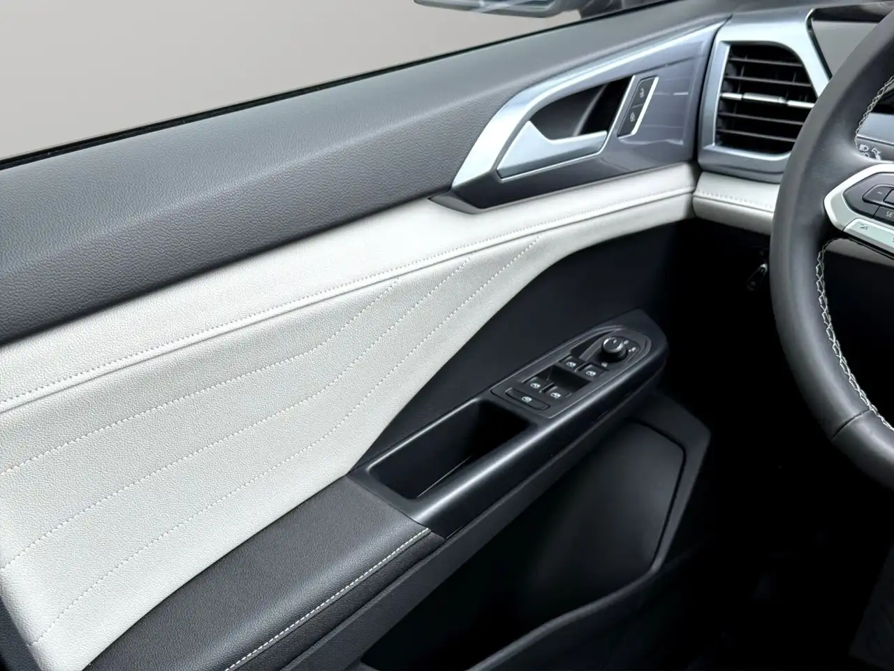 Volkswagen Taos снимка Volkswagen Taos