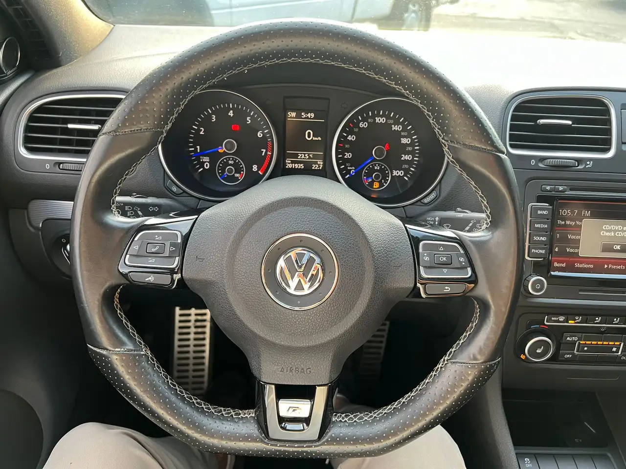Volkswagen Golf R photo Volkswagen Golf R