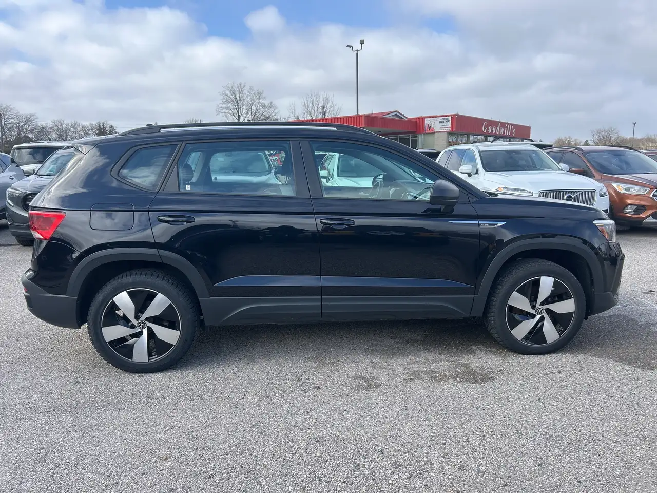 Volkswagen Taos снимка Volkswagen Taos
