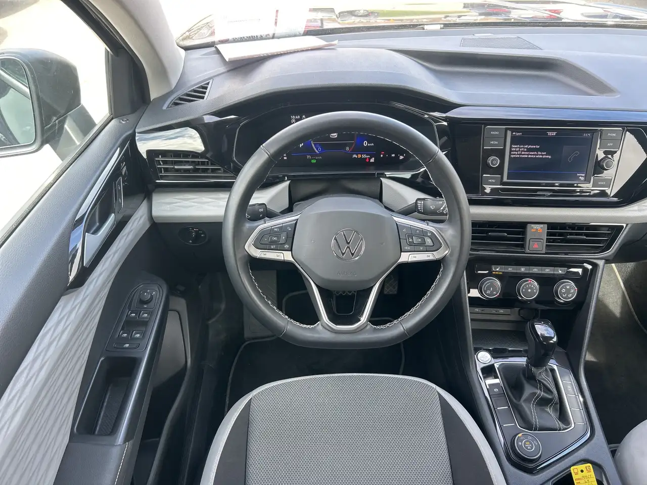 Volkswagen Taos снимка Volkswagen Taos