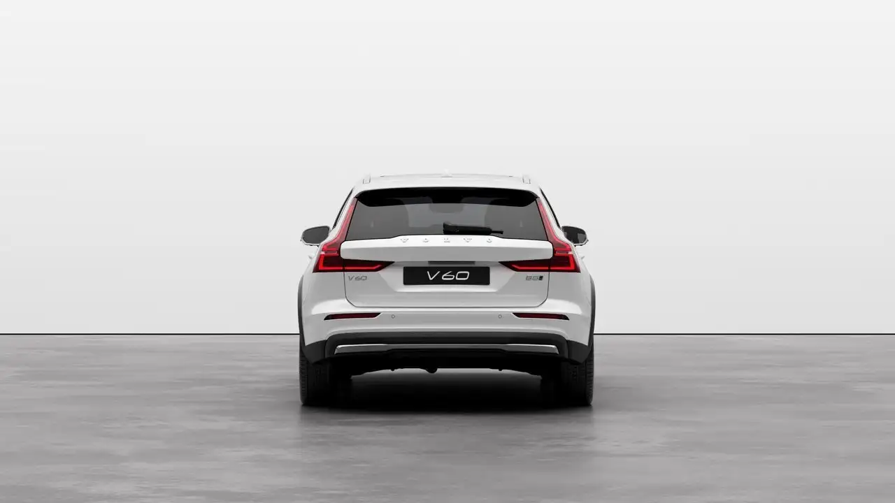 Volvo V60 Cross Country снимка Volvo V60 Cross Country