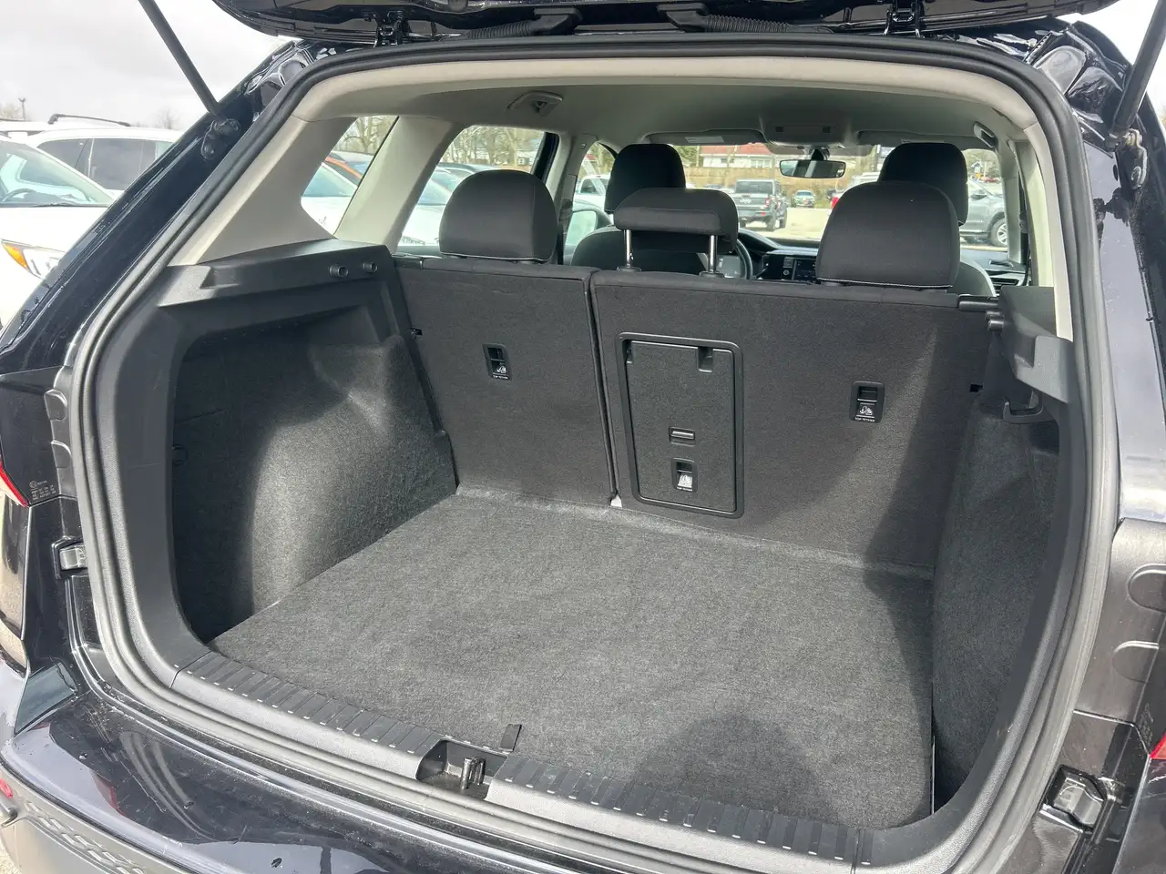 Volkswagen Taos снимка Volkswagen Taos