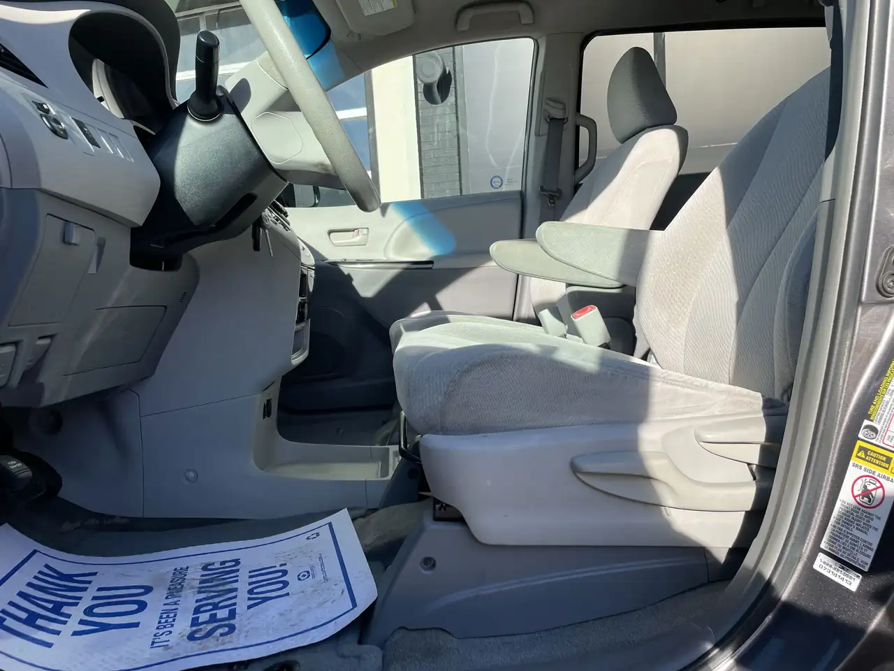 Toyota Sienna снимка Toyota Sienna