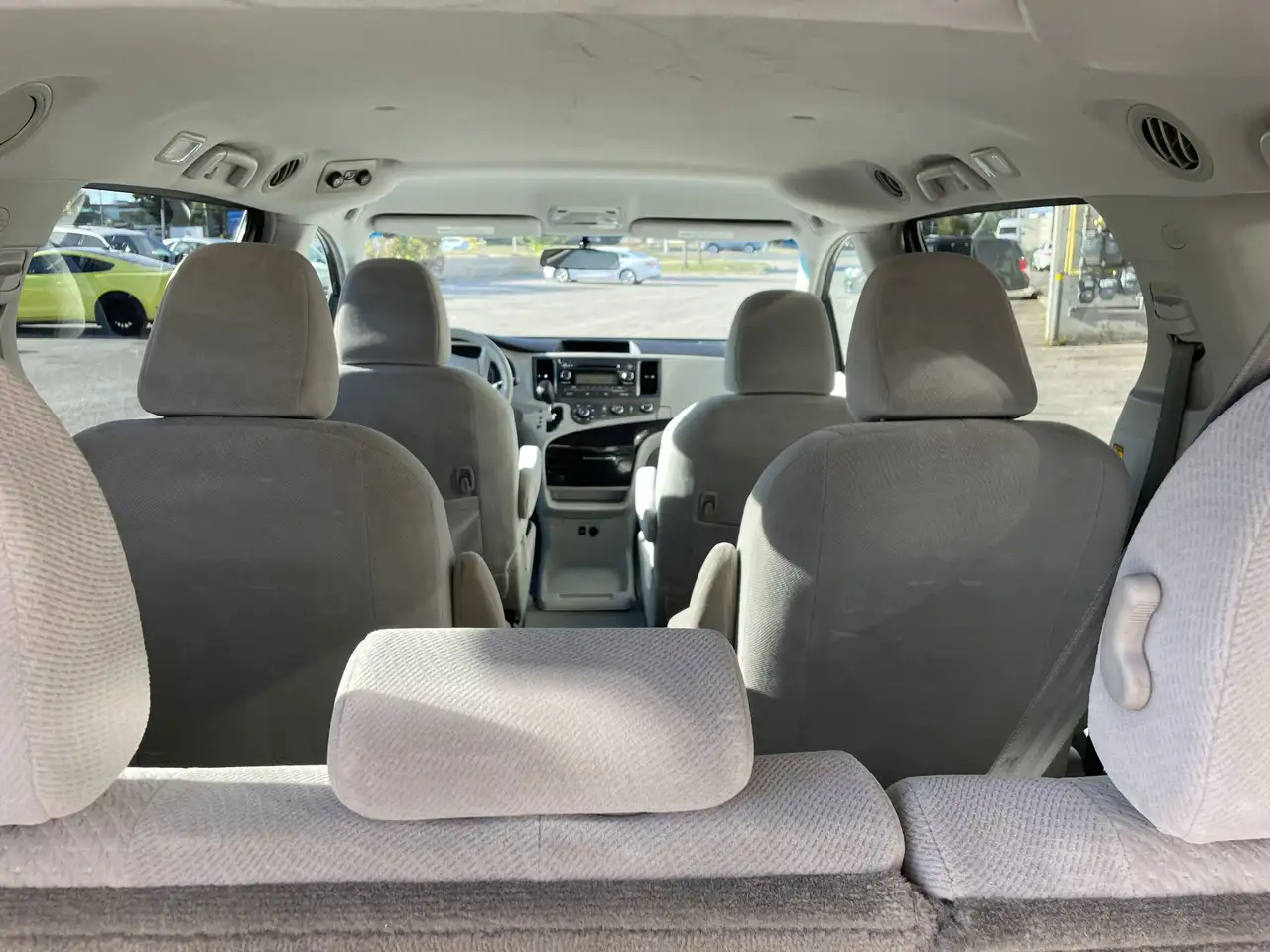 Toyota Sienna снимка Toyota Sienna