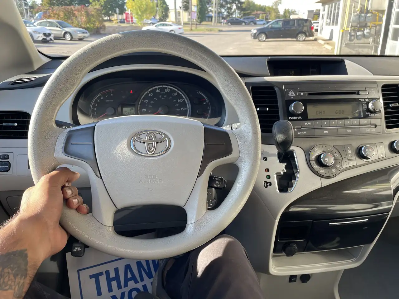Toyota Sienna снимка Toyota Sienna