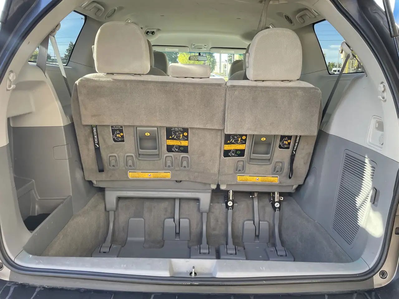 Toyota Sienna снимка Toyota Sienna