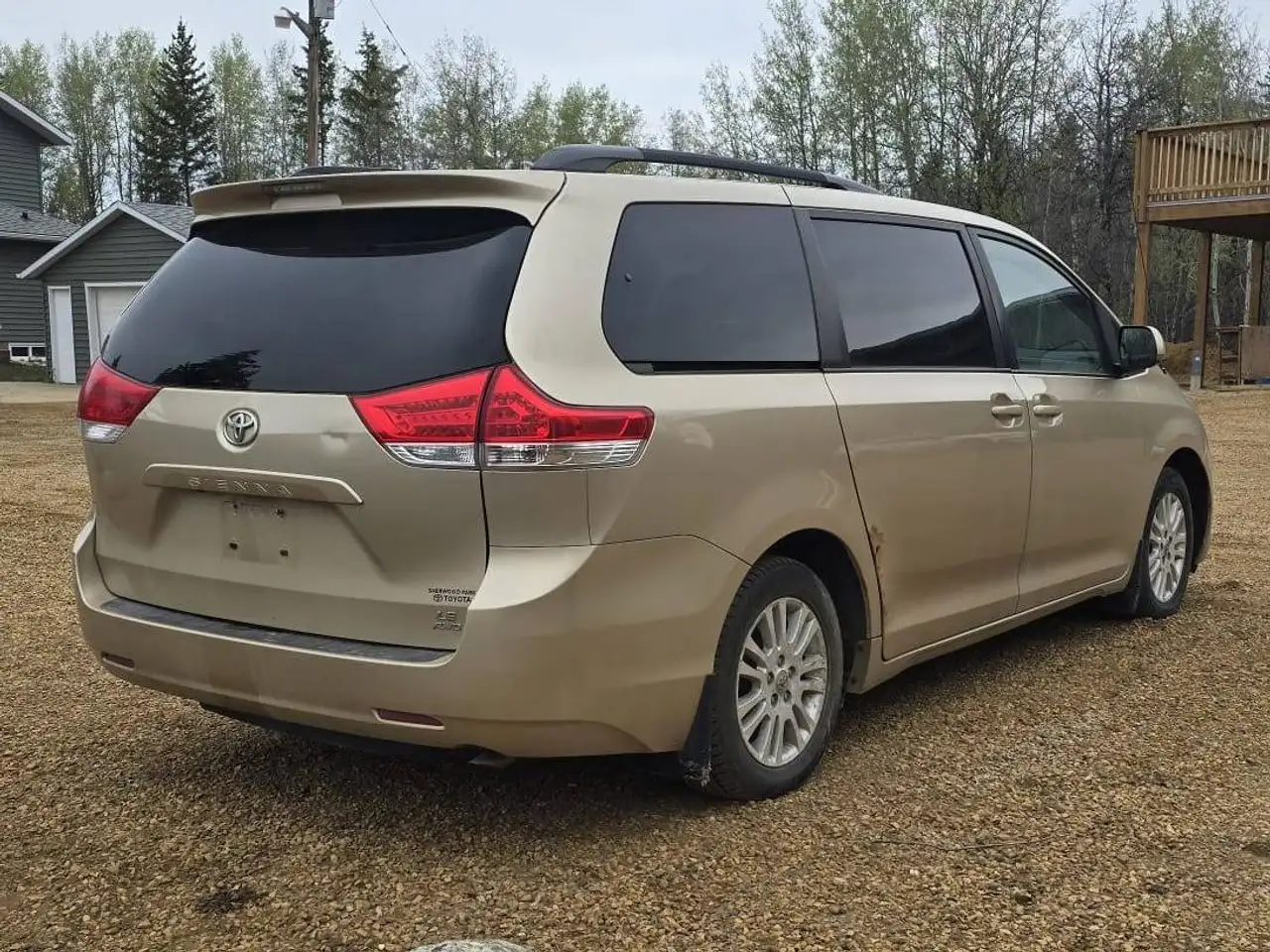 Toyota Sienna photo Toyota Sienna