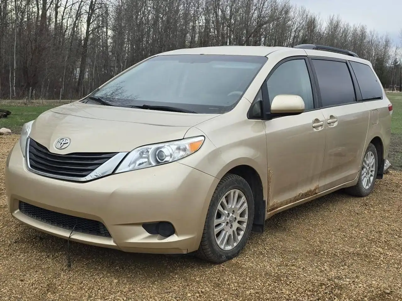 Toyota Sienna photo Toyota Sienna