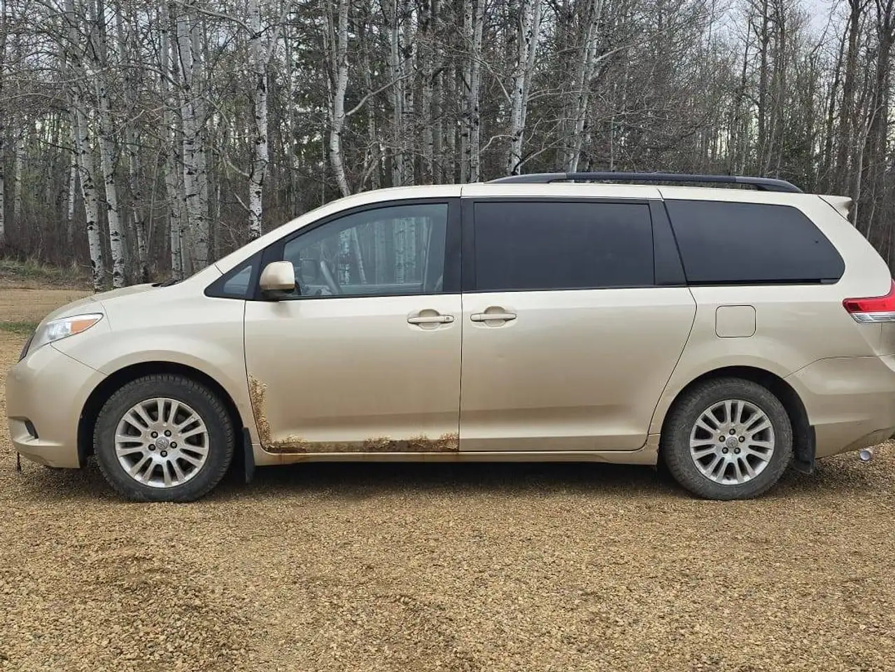 Toyota Sienna photo Toyota Sienna