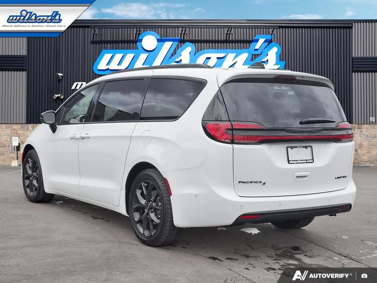 Chrysler Pacifica снимка Chrysler Pacifica