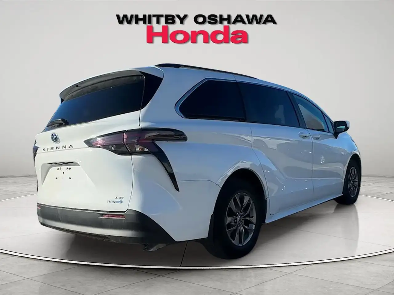 Toyota Sienna снимка Toyota Sienna