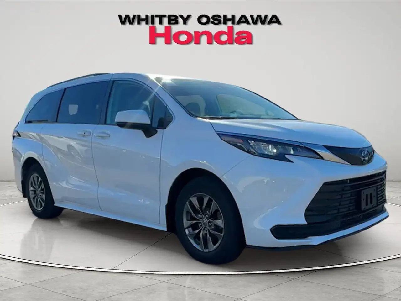 Toyota Sienna снимка Toyota Sienna