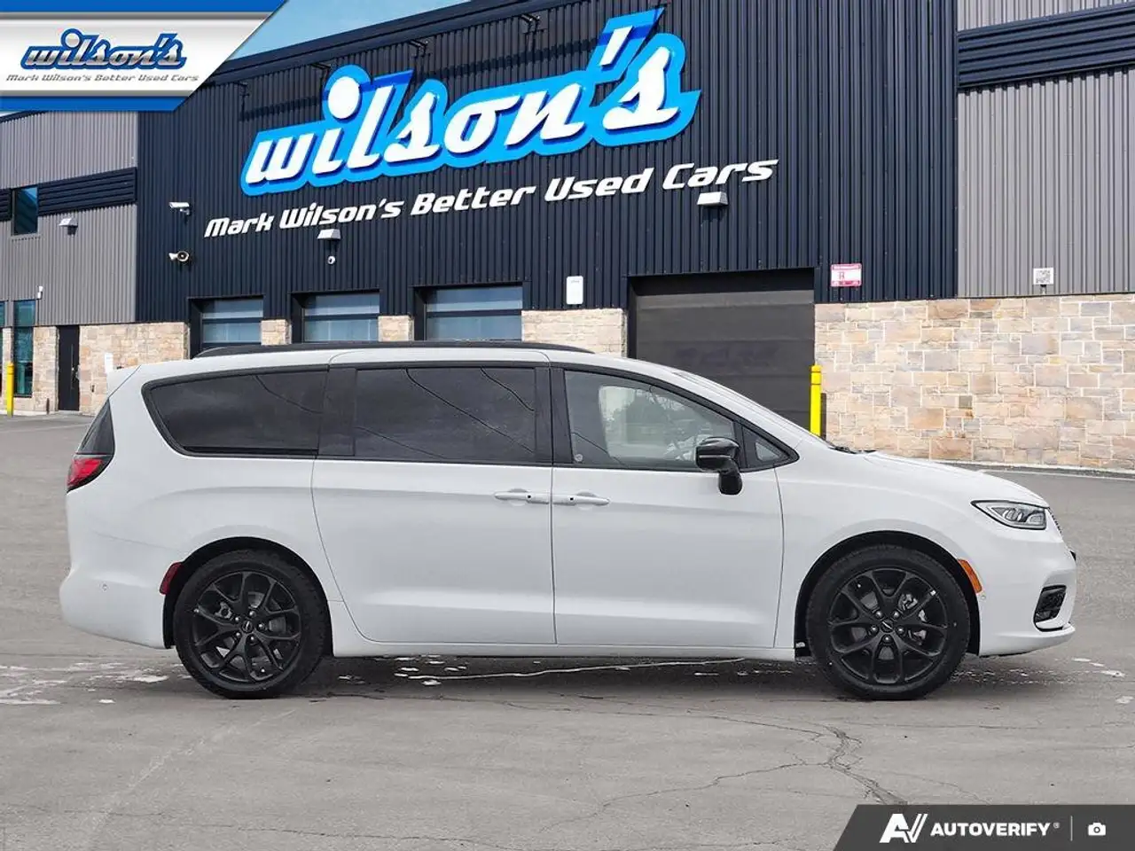Chrysler Pacifica снимка Chrysler Pacifica