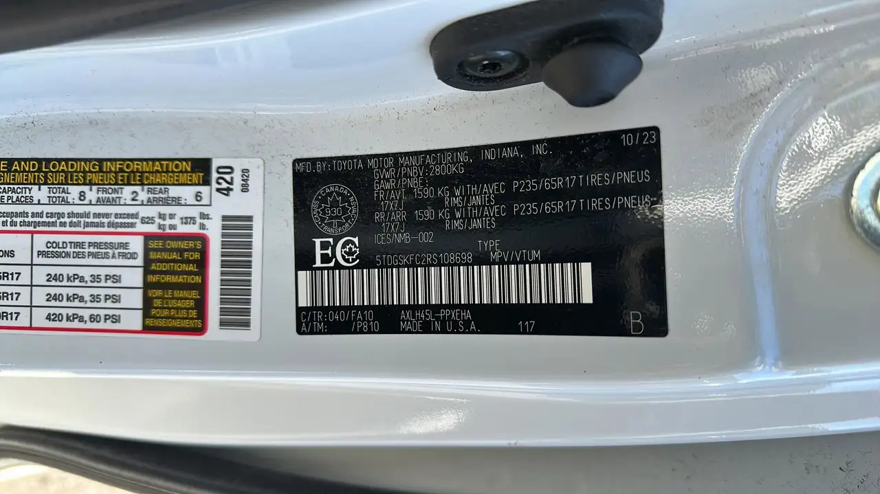 Toyota Sienna снимка Toyota Sienna