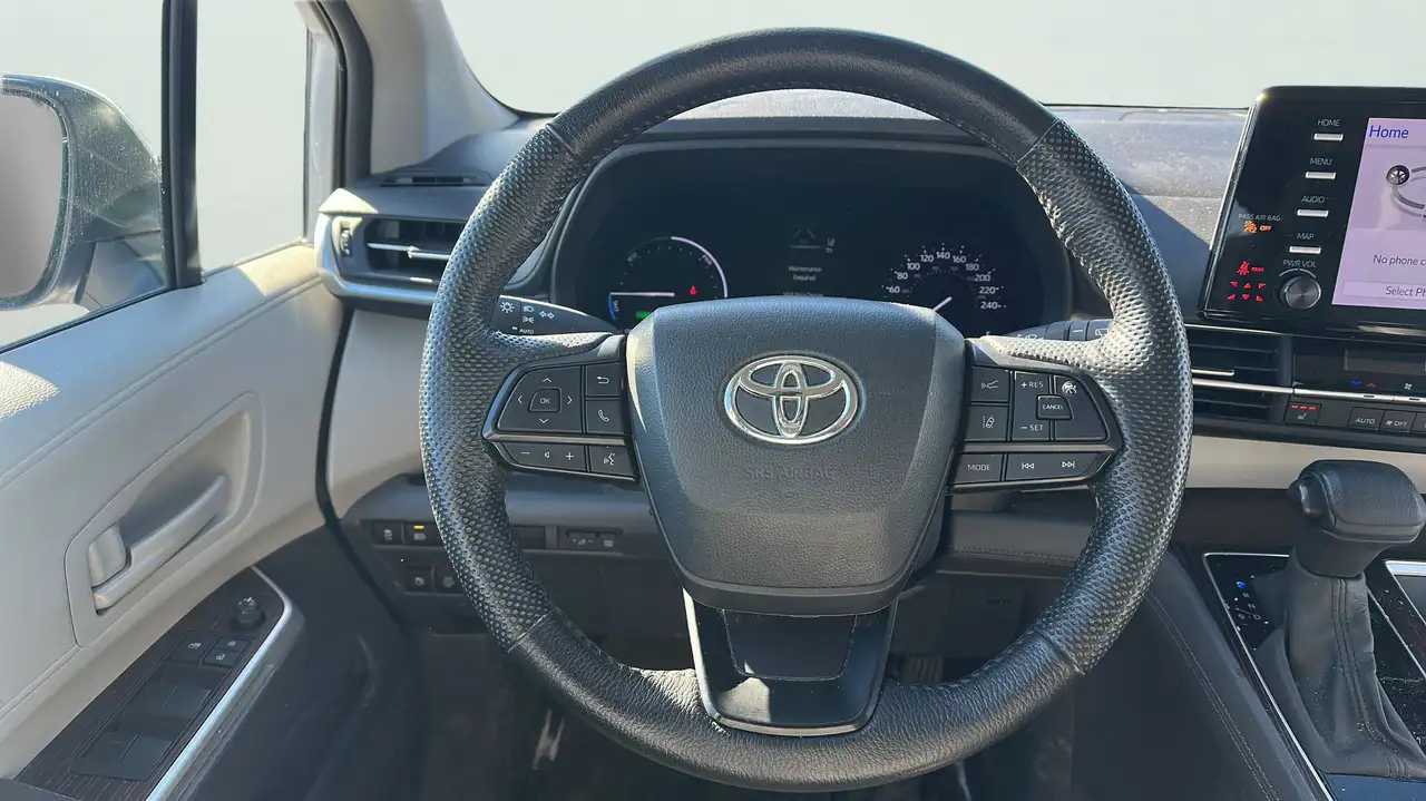 Toyota Sienna снимка Toyota Sienna