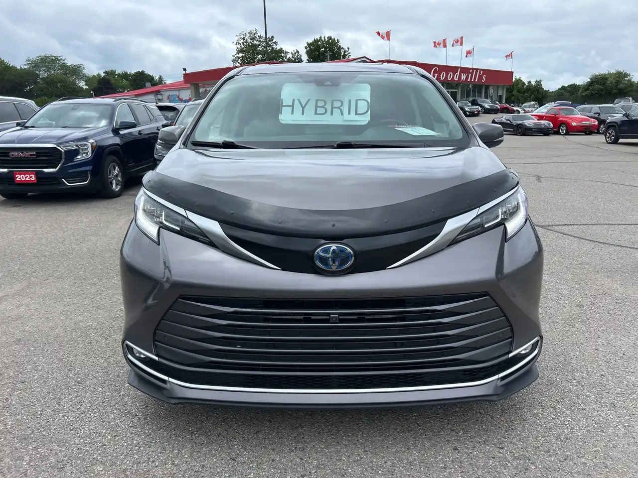 Toyota Sienna снимка Toyota Sienna
