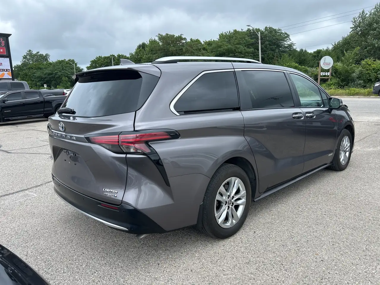 Toyota Sienna снимка Toyota Sienna