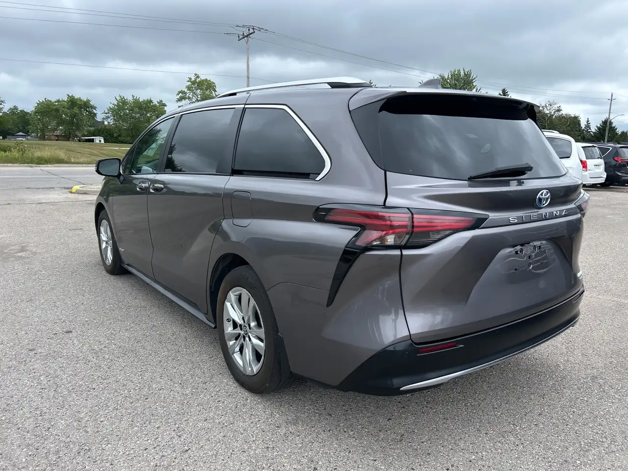 Toyota Sienna снимка Toyota Sienna
