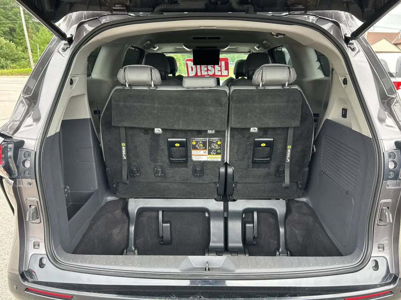 Toyota Sienna снимка Toyota Sienna