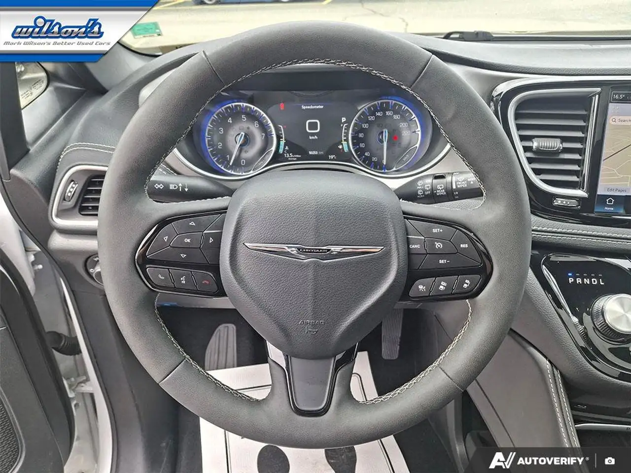 Chrysler Pacifica снимка Chrysler Pacifica
