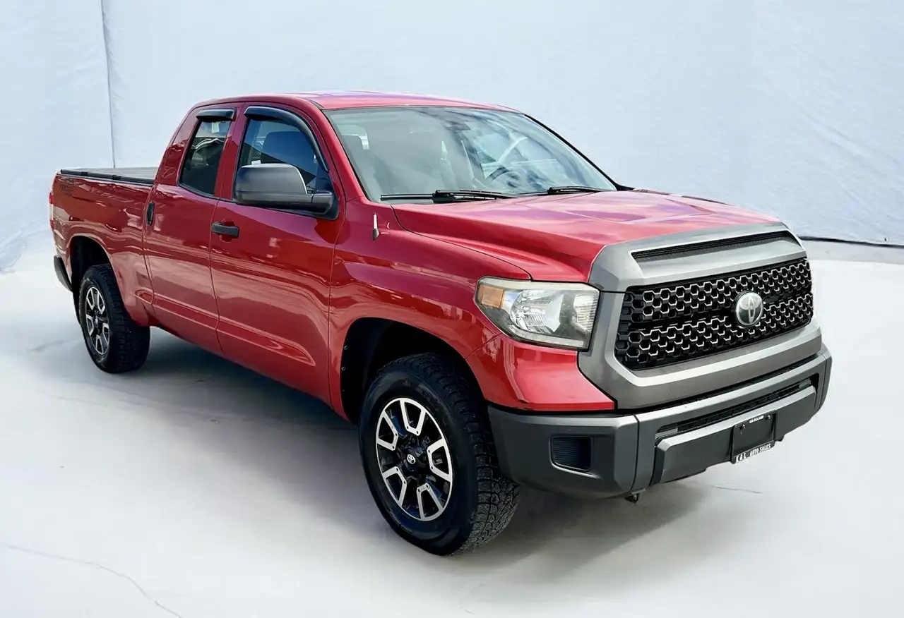 Toyota Tundra снимка Toyota Tundra