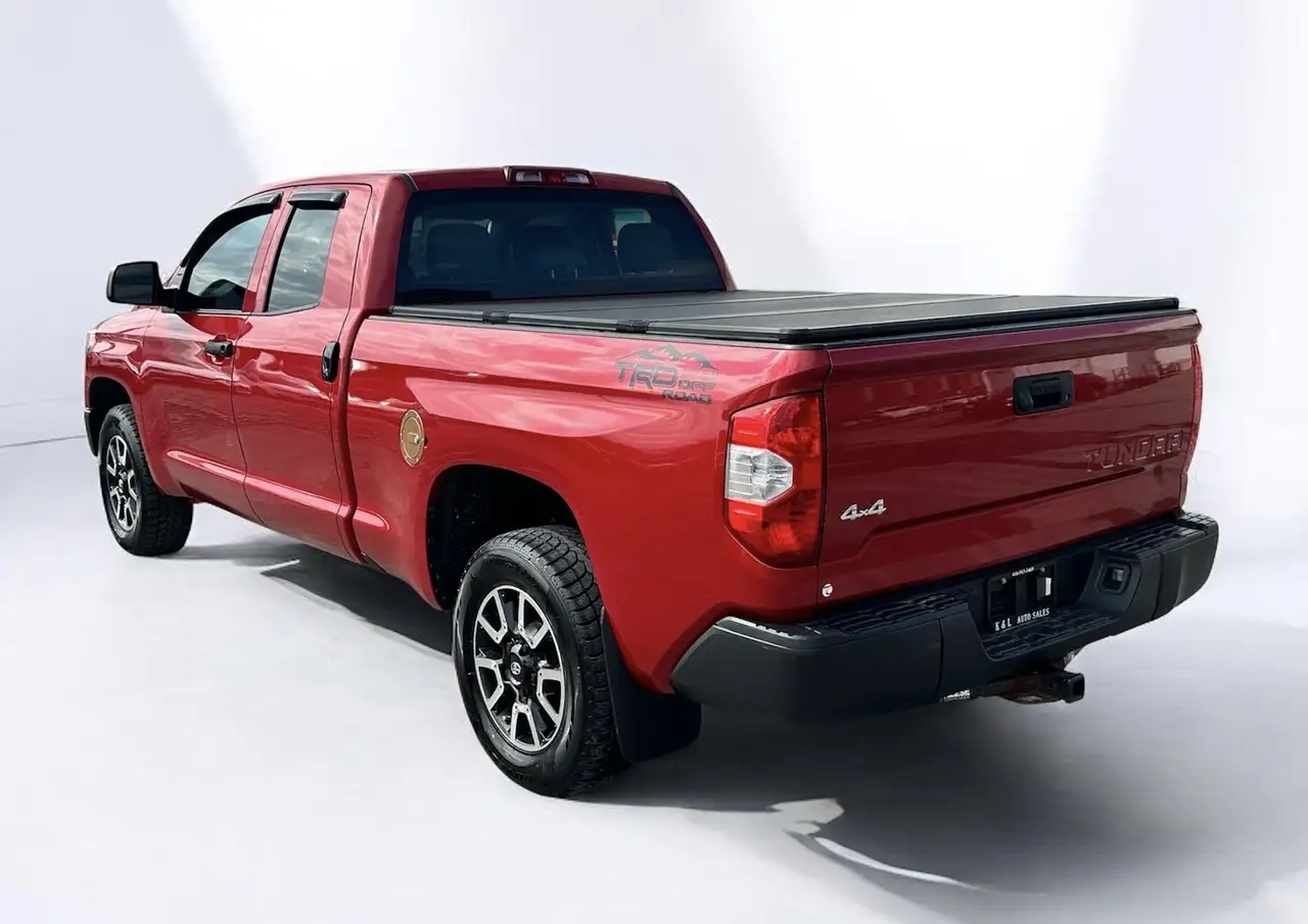 Toyota Tundra снимка Toyota Tundra