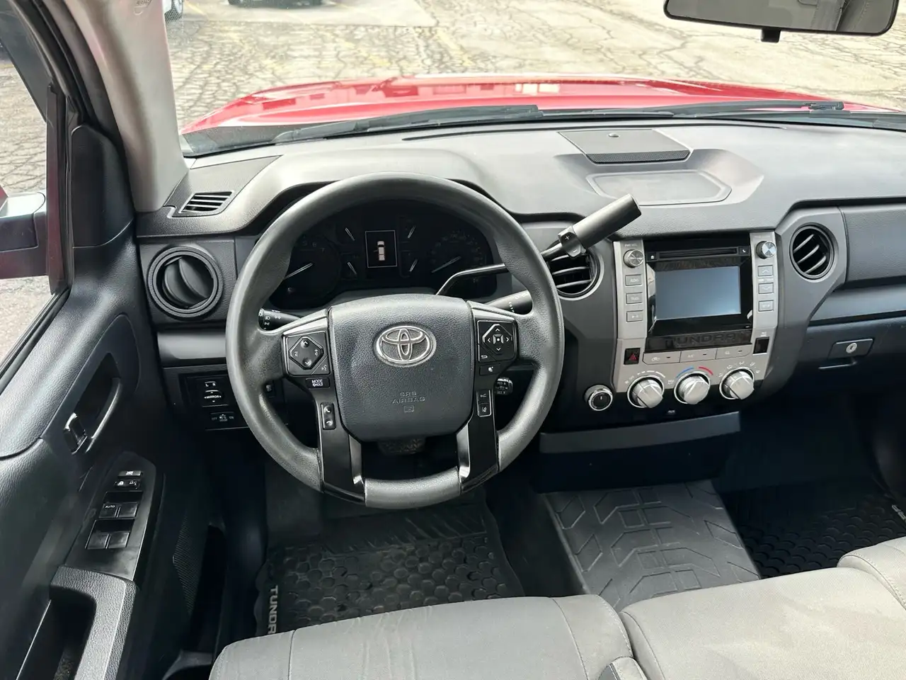 Toyota Tundra снимка Toyota Tundra