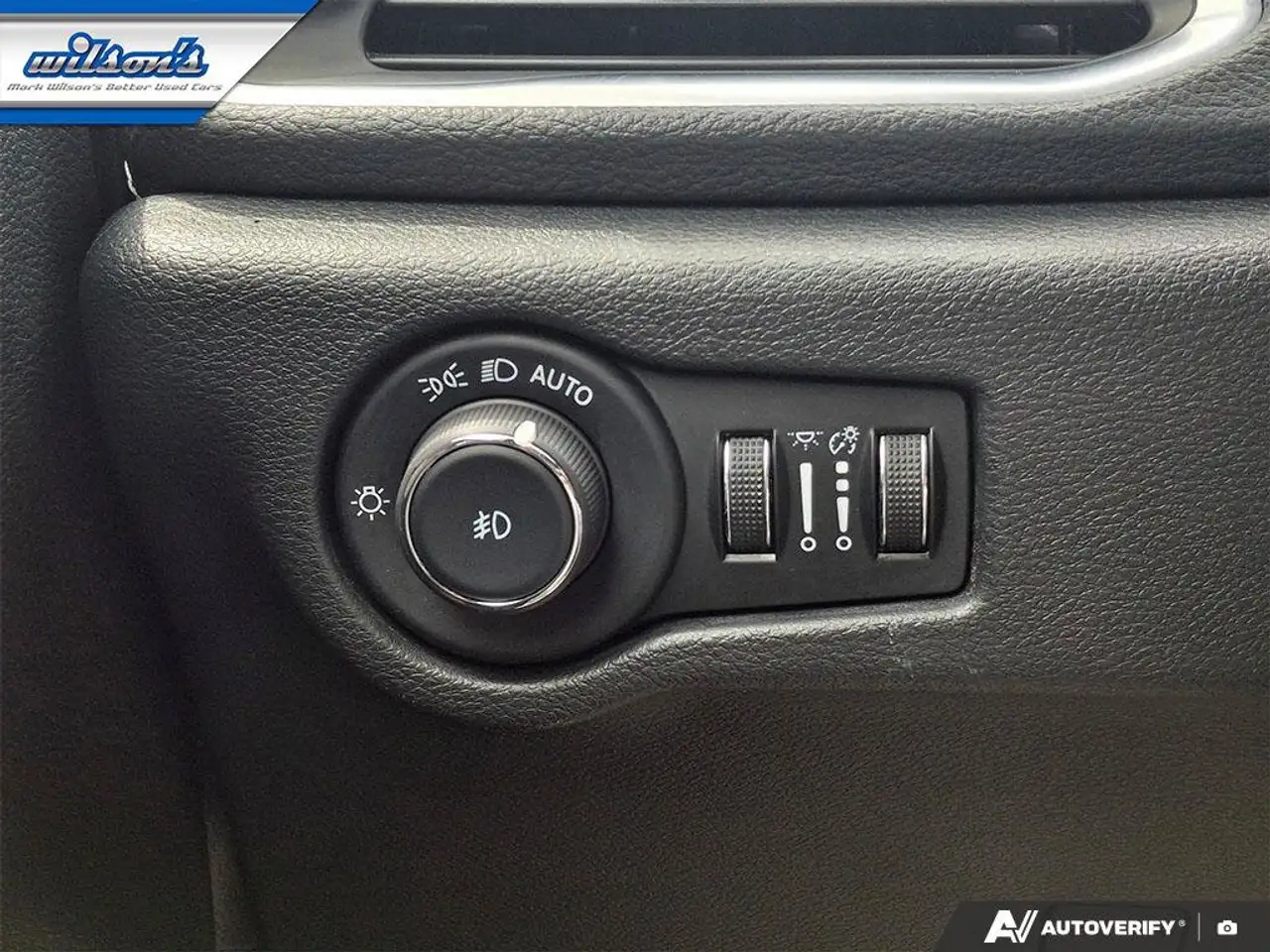 Chrysler Pacifica снимка Chrysler Pacifica